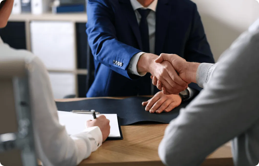 100社以上 弁護士事務所との協力体制