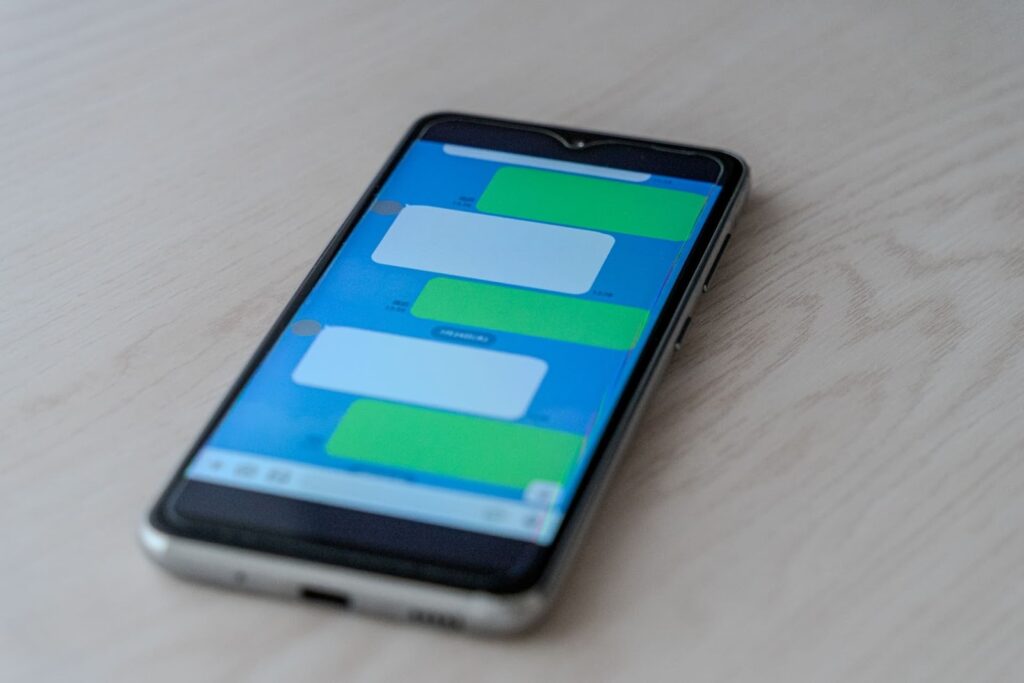 【プロはここを見る】不倫している女性の怪しい変化15選|行動・言動・スマホ編